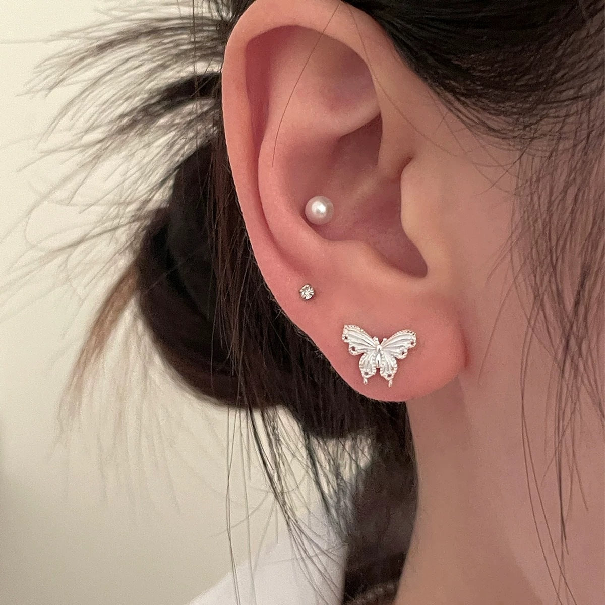 S925 sterling silver butterfly shaped earrings - silvery