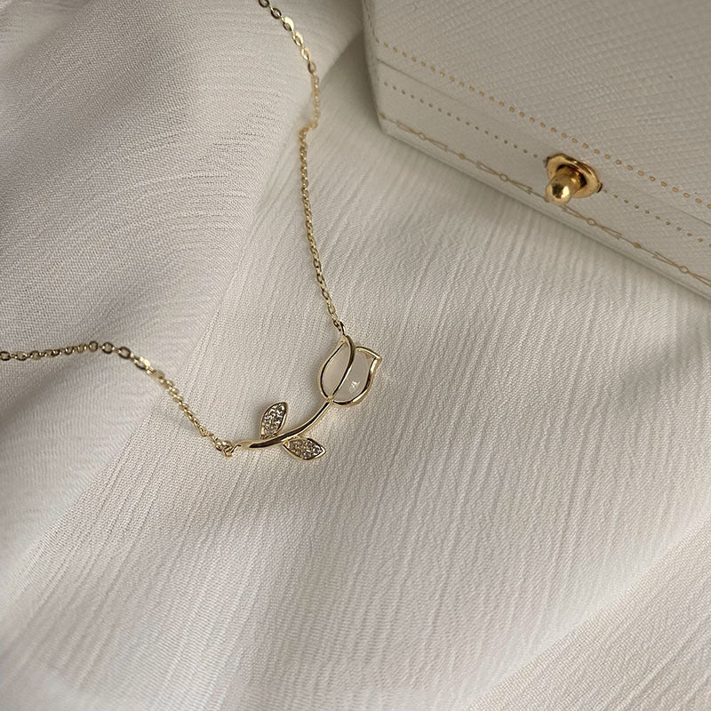 925 sterling silver tulip pendant necklace