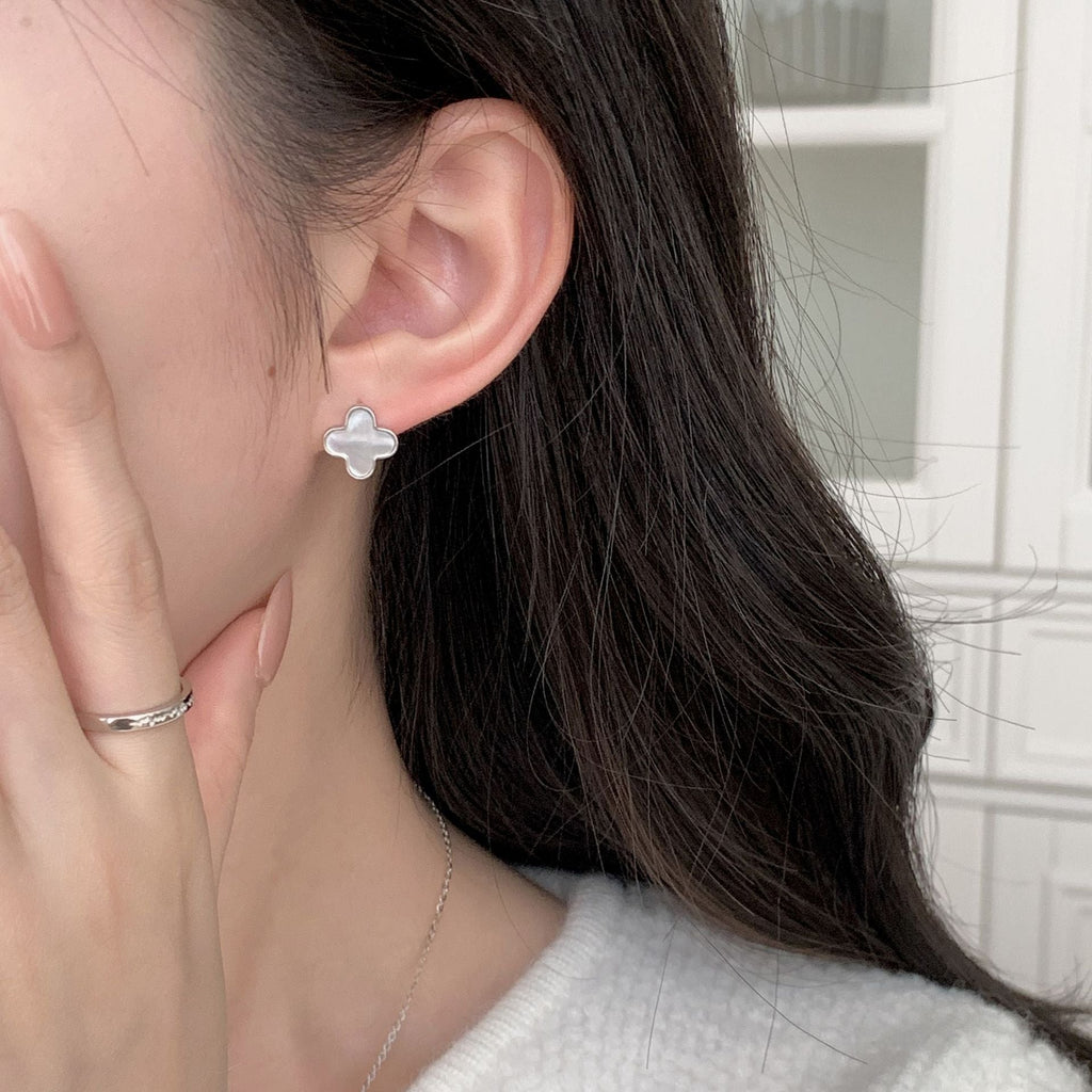 S925 sterling silver four-leaf clover earrings