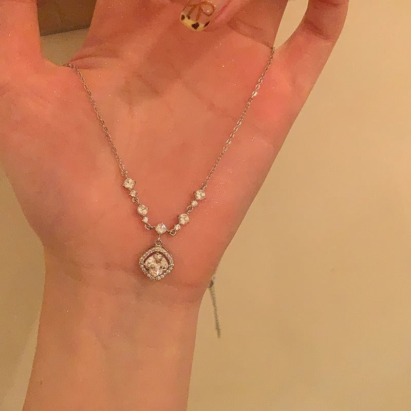 S925 Silver Sparkling Zirconia Pendant Necklace - Silvery