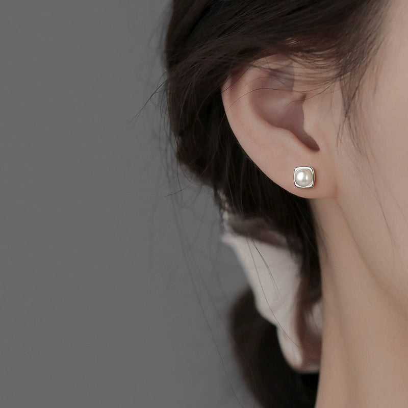 S925 sterling silver small and exquisite freshwater pearl  earrings