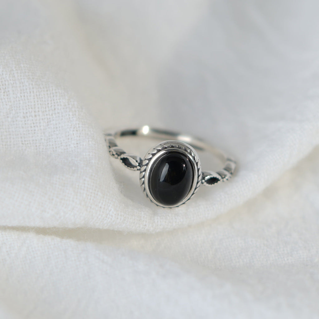 S925 sterling silver oval black agate ring-silvery