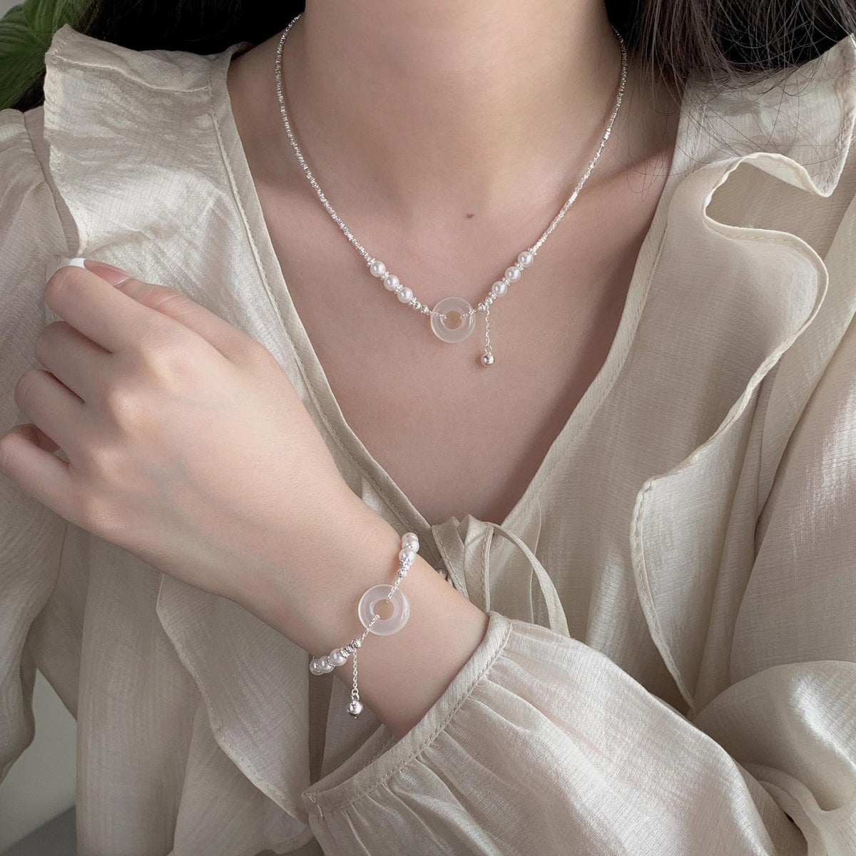 925 sterling silver chalcedony pendant necklace - silvery