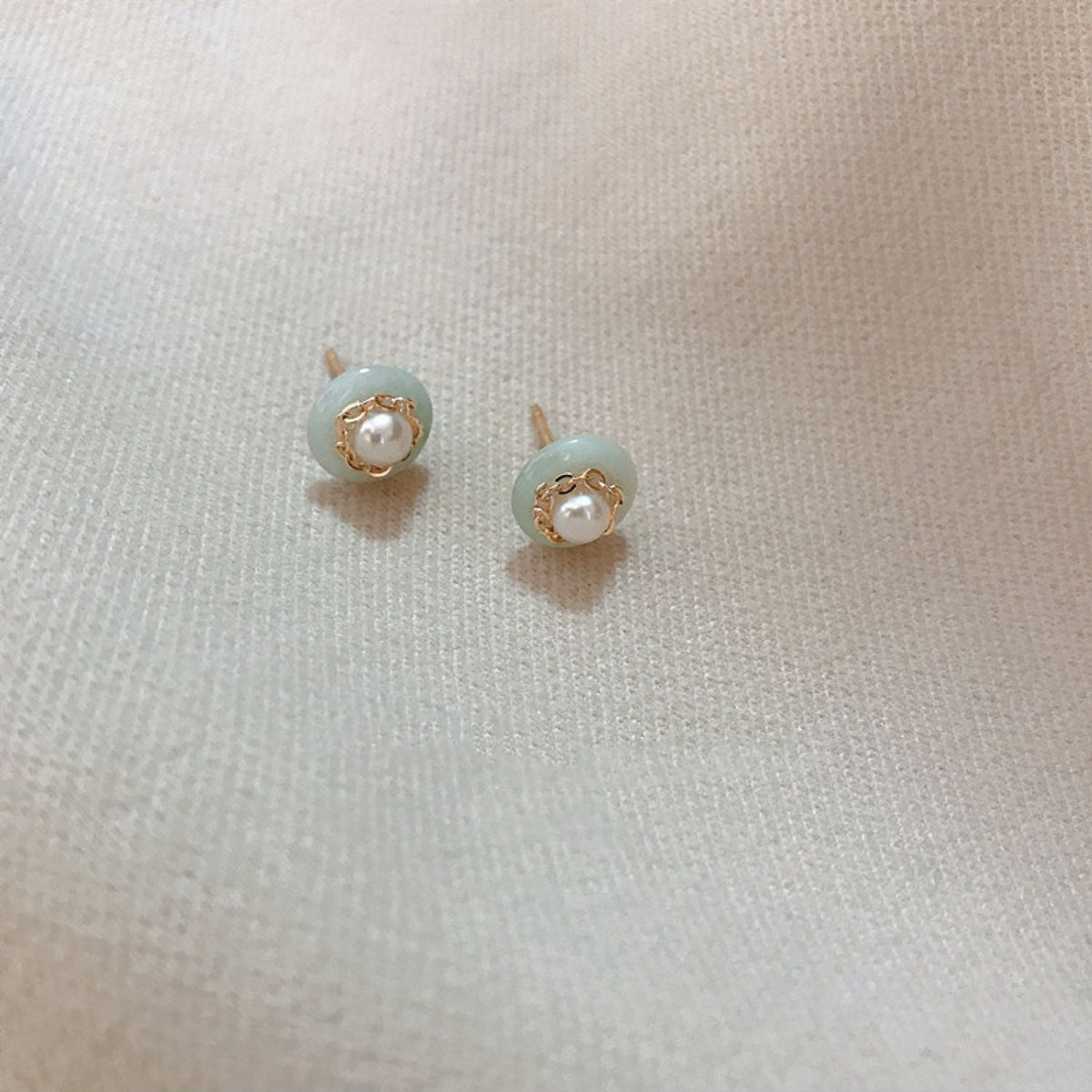 S925 sterling silver jadeite pearl earrings - golden