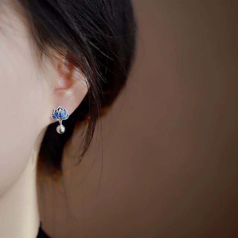 S925 sterling silver blue lotus earrings - silvery