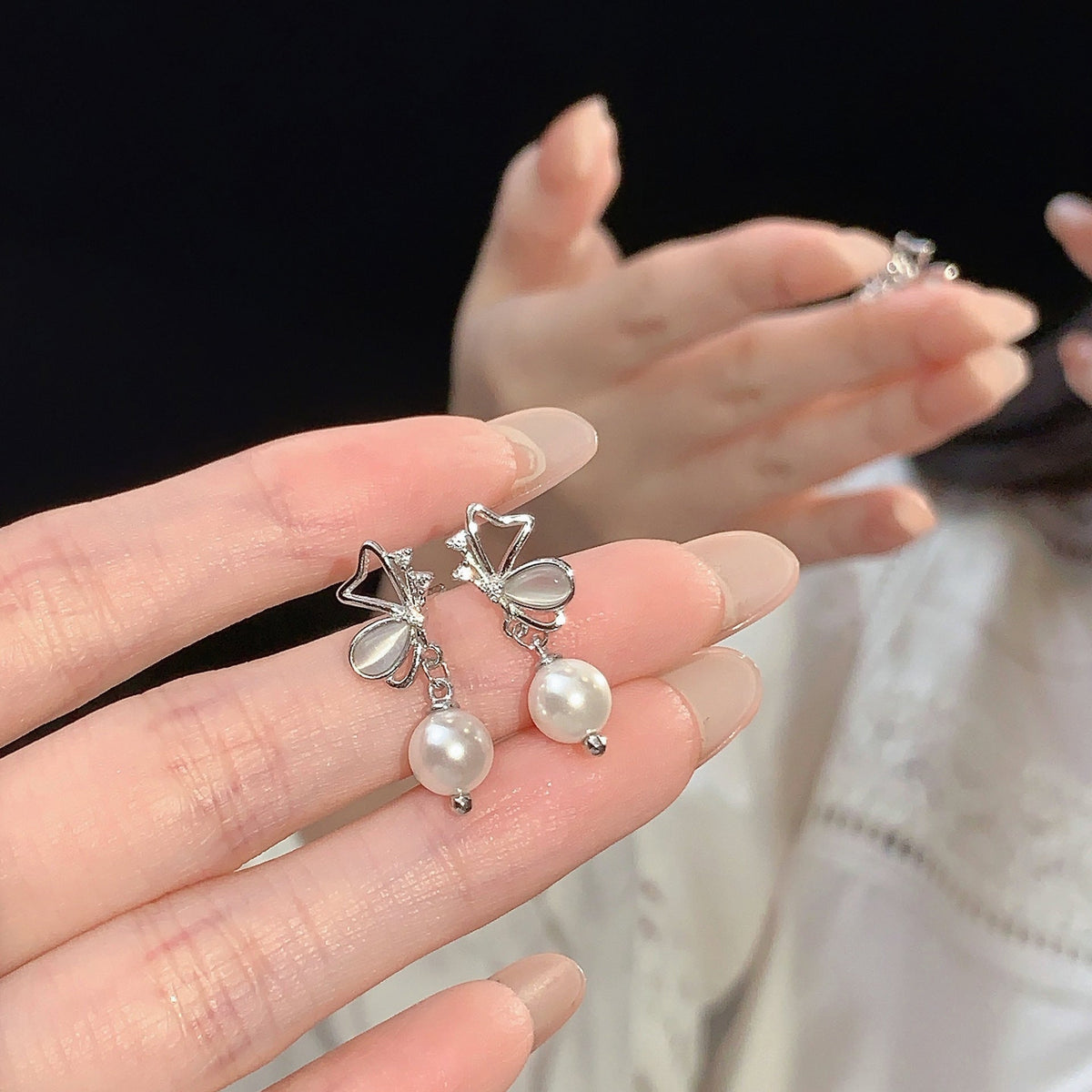 S925 pure silver cute butterfly imitation pearl earrings