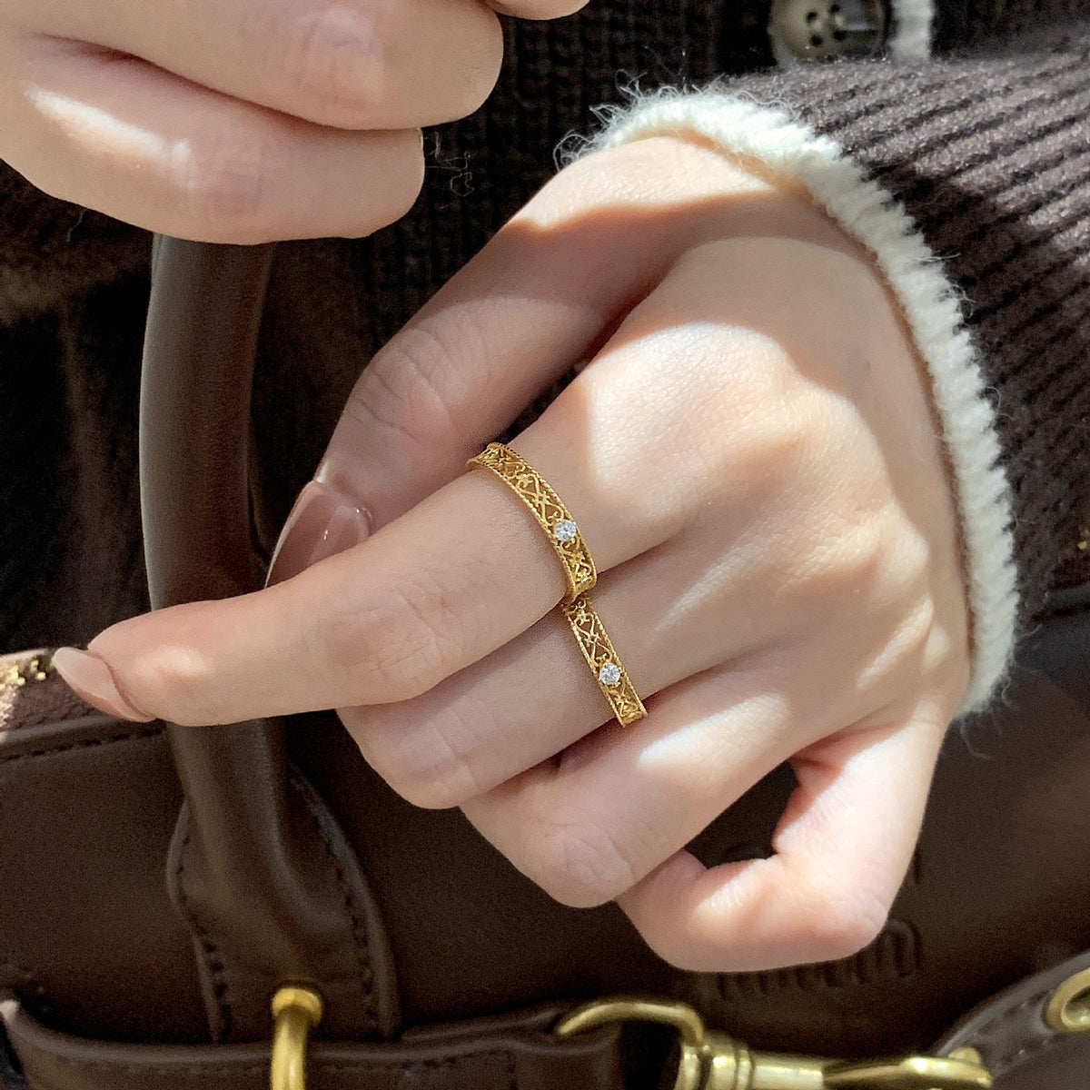 S925 Pure Silver Hollow Pattern Ring - Golden