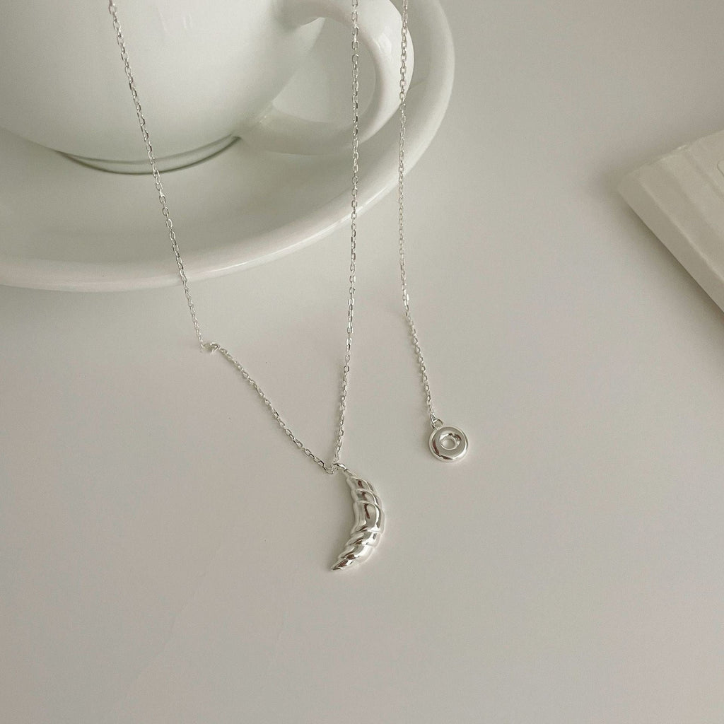 925 sterling silver cow horn pendant necklace - silvery