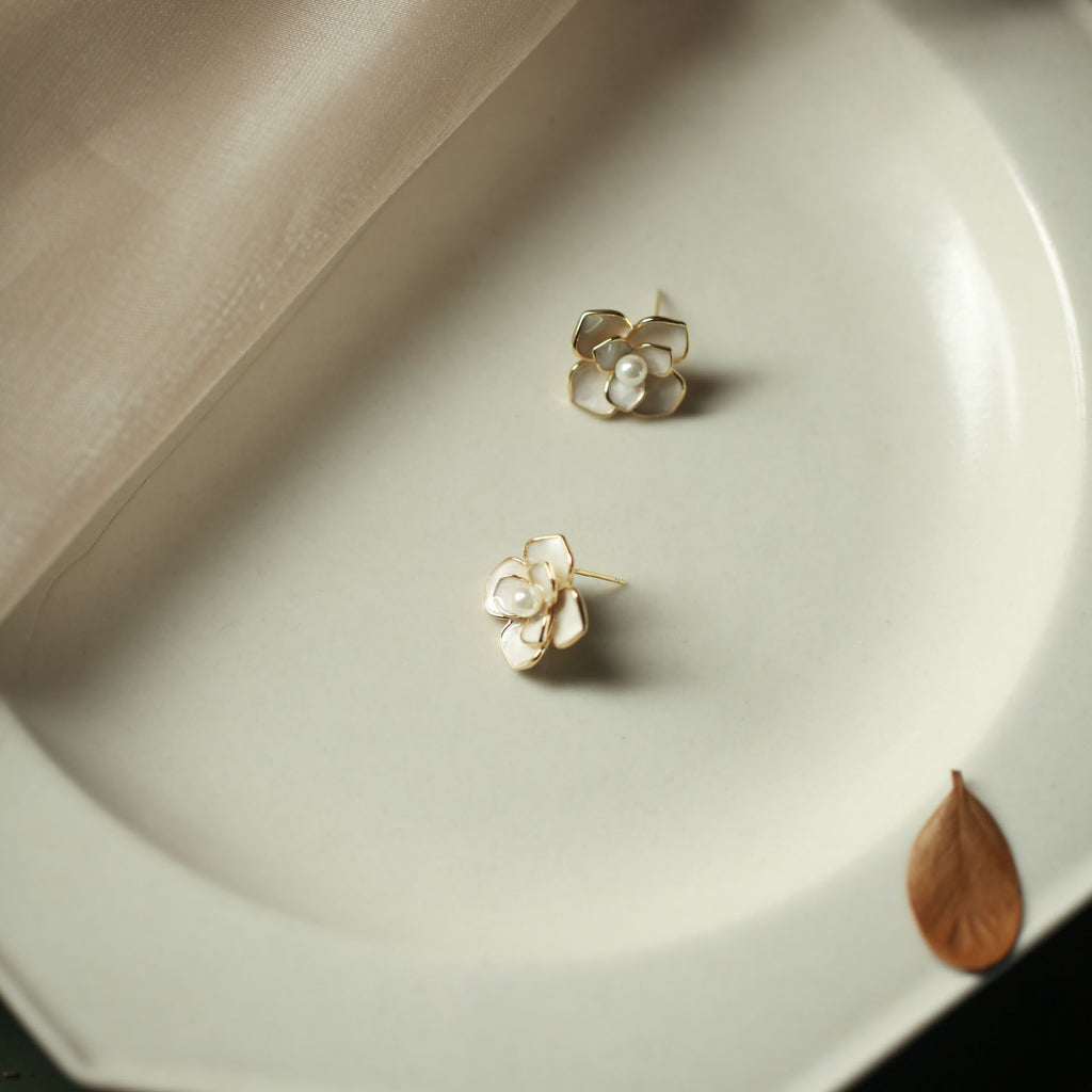 S925 Silver Camellia Earrings - Golden