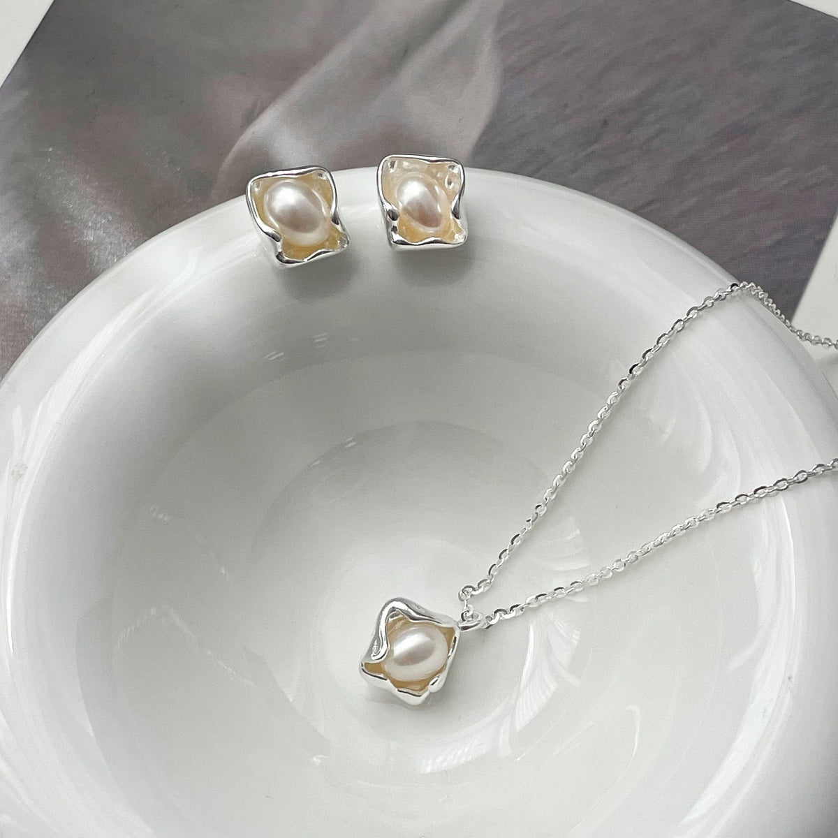 S925 pure silver freshwater pearl earrings