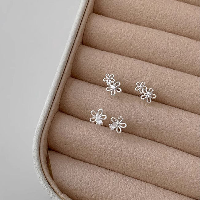 925 sterling silver small flower earrings - silvery