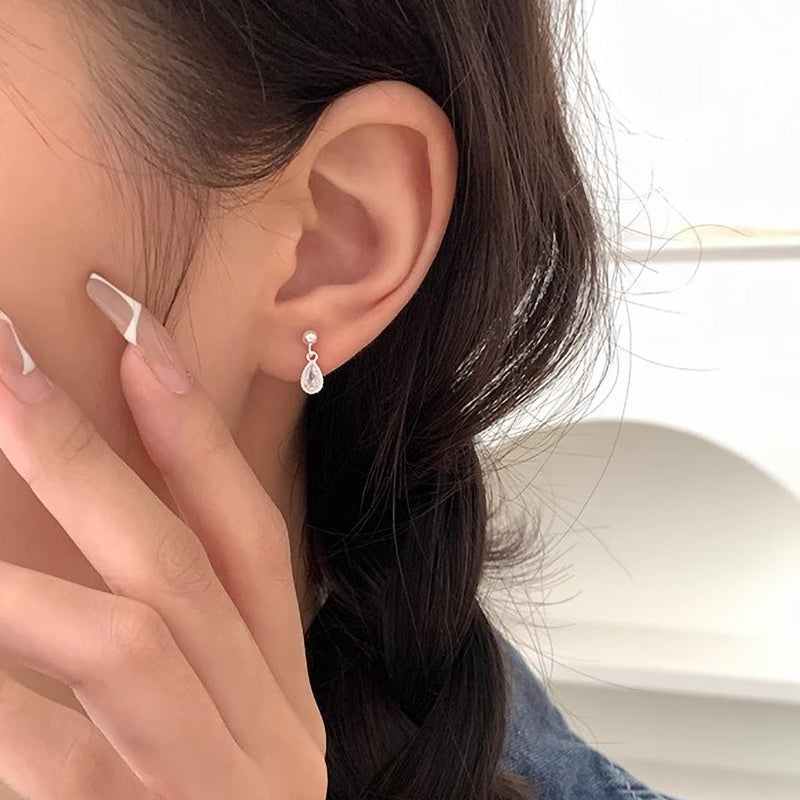 999 silver droplet shaped sparkling zirconium earrings