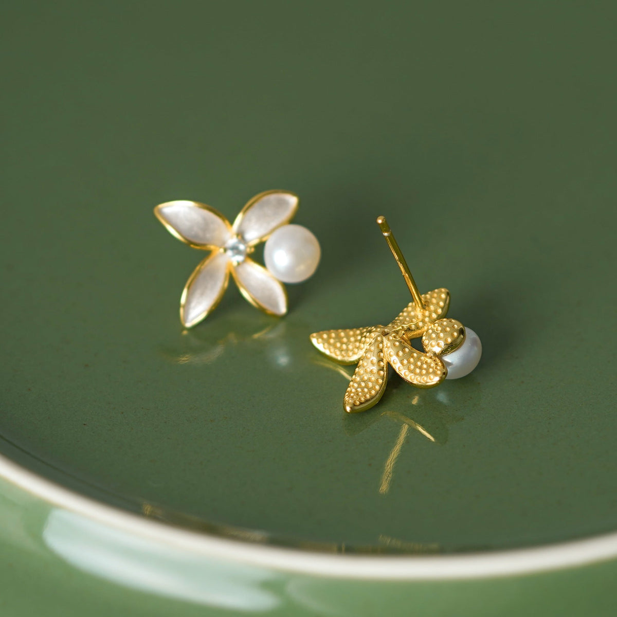 S925 sterling silver freshwater pearl flower earrings - golden