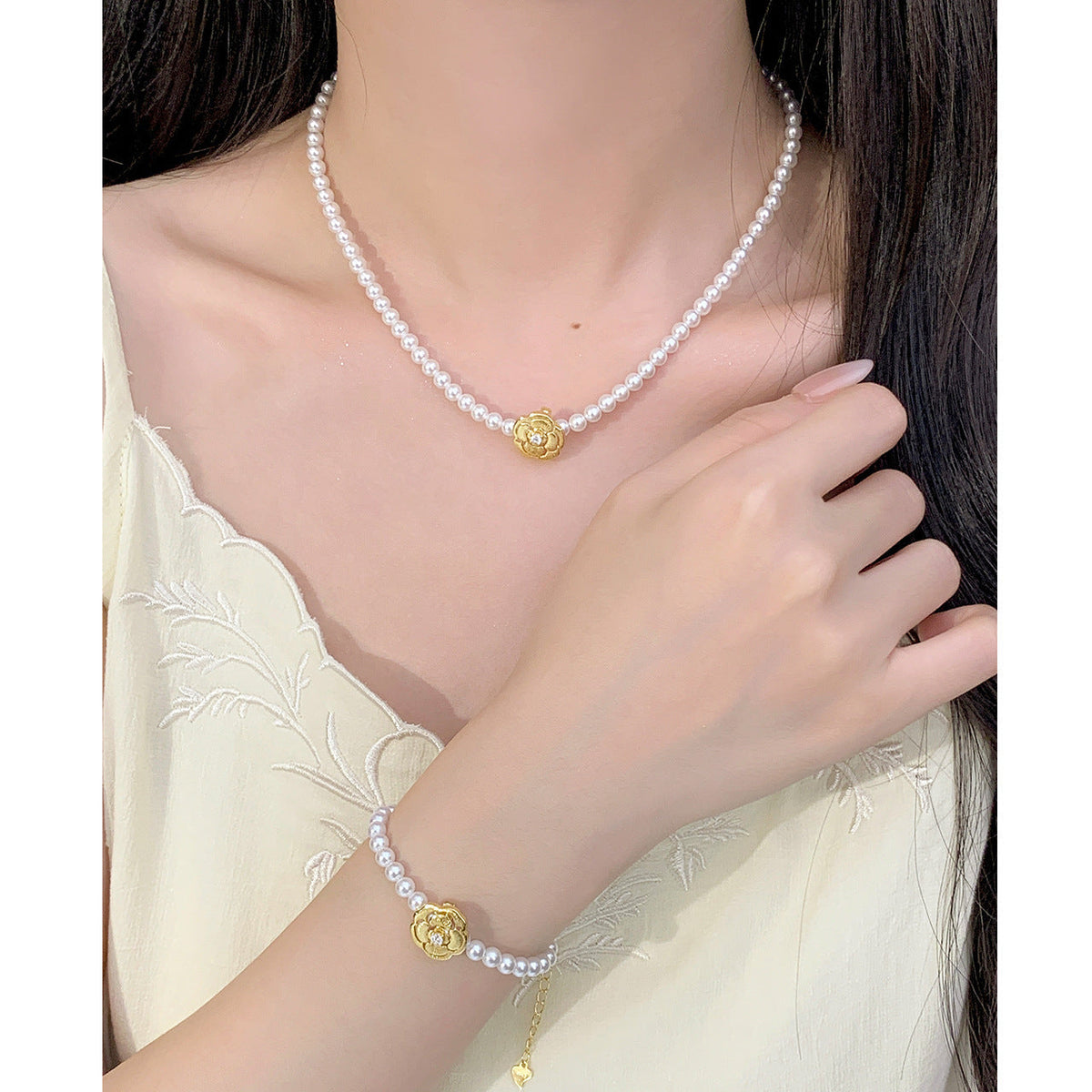 S925 Pure Silver Camellia Imitation Pearl Bead Necklace - Golden
