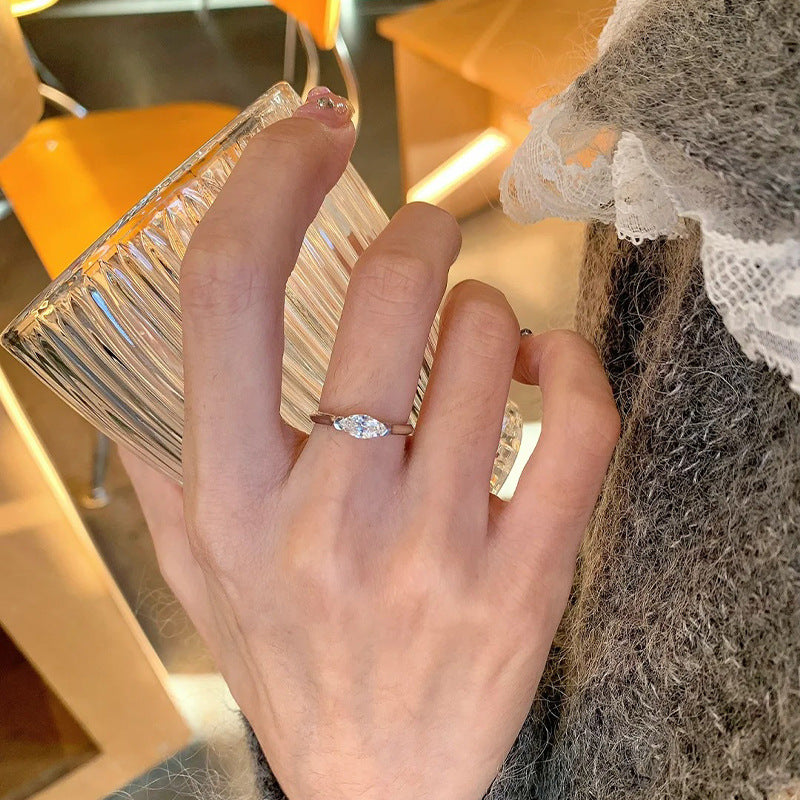 925 sterling silver sparkling zirconium ring