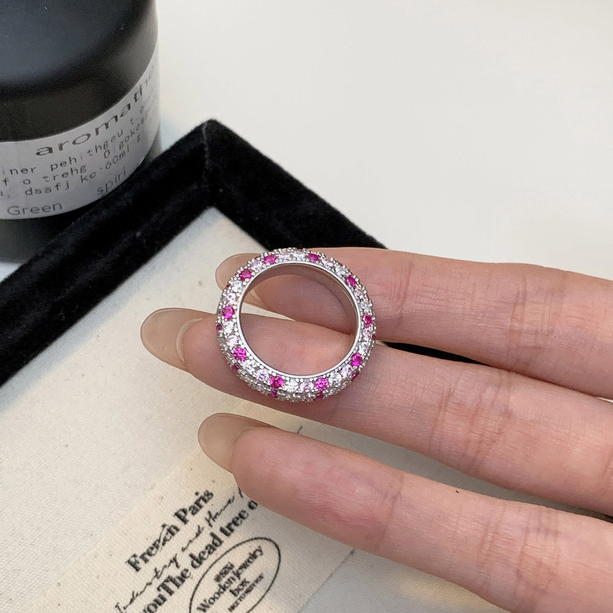 925 sterling silver ring set with sparkling zirconium
