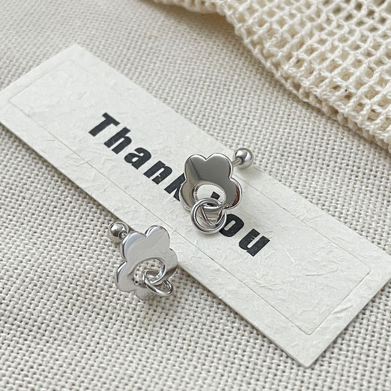 999 silver flower shaped earrings - silvery