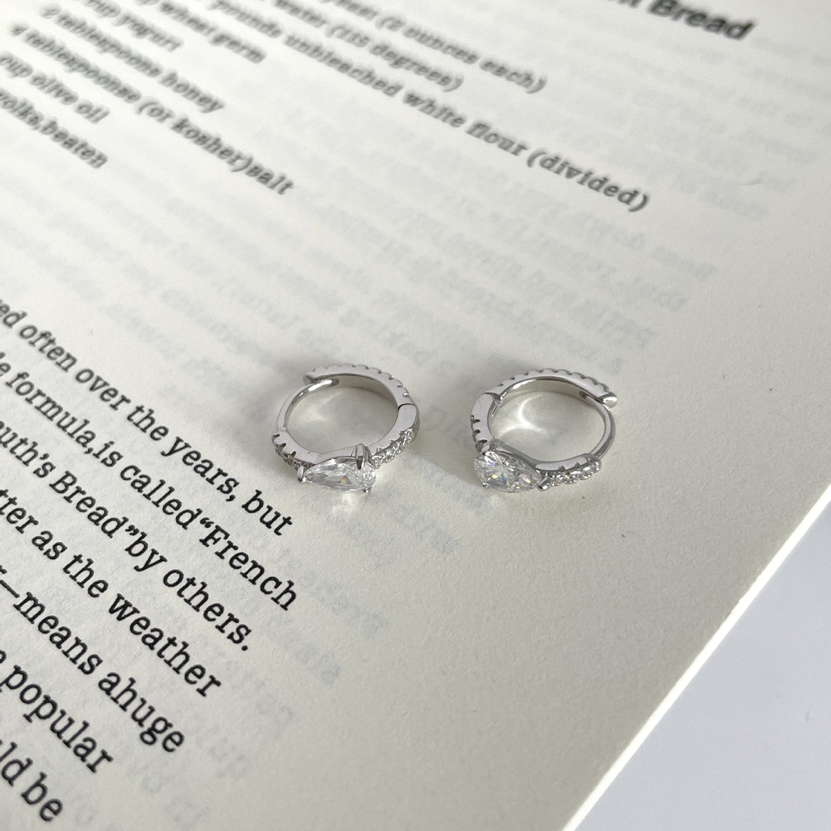 999 Silver Water Drop Ear Buckle - Silvery