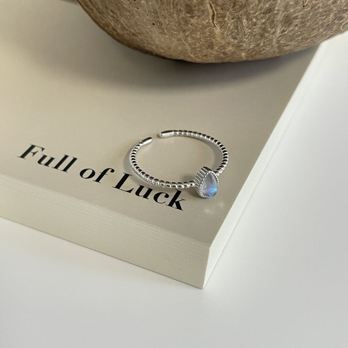 925 sterling silver moonstone ring - silvery