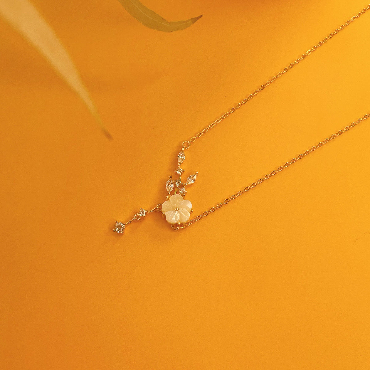 925 pure silver white Fritillaria flower pendant necklace