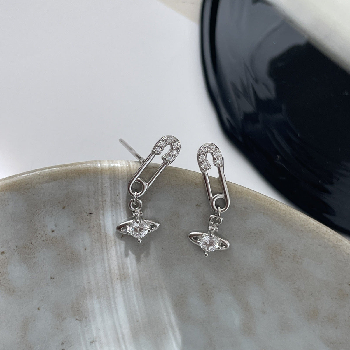 S925 sterling silver sparkling zirconium pin shaped earrings