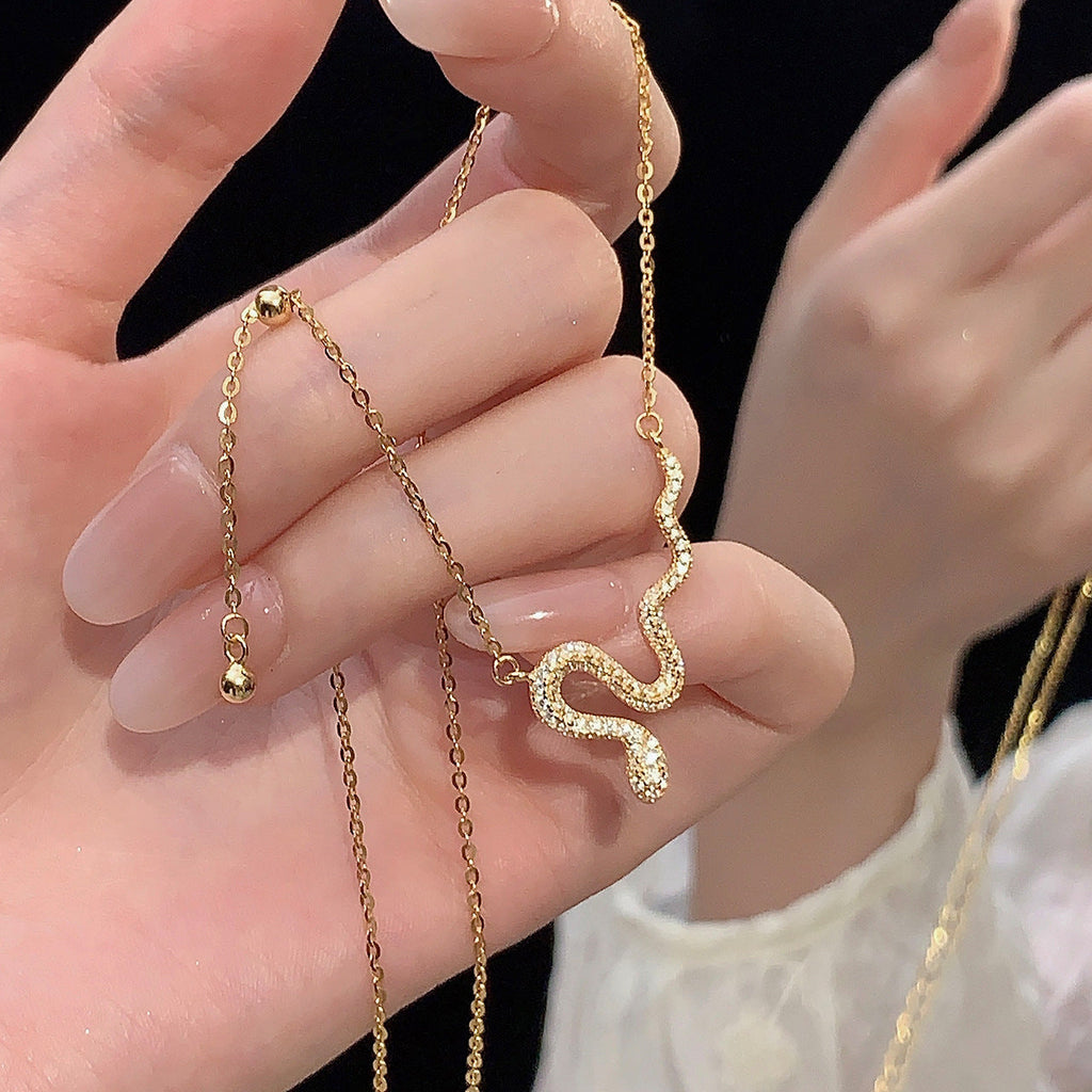 Snake pendant necklace