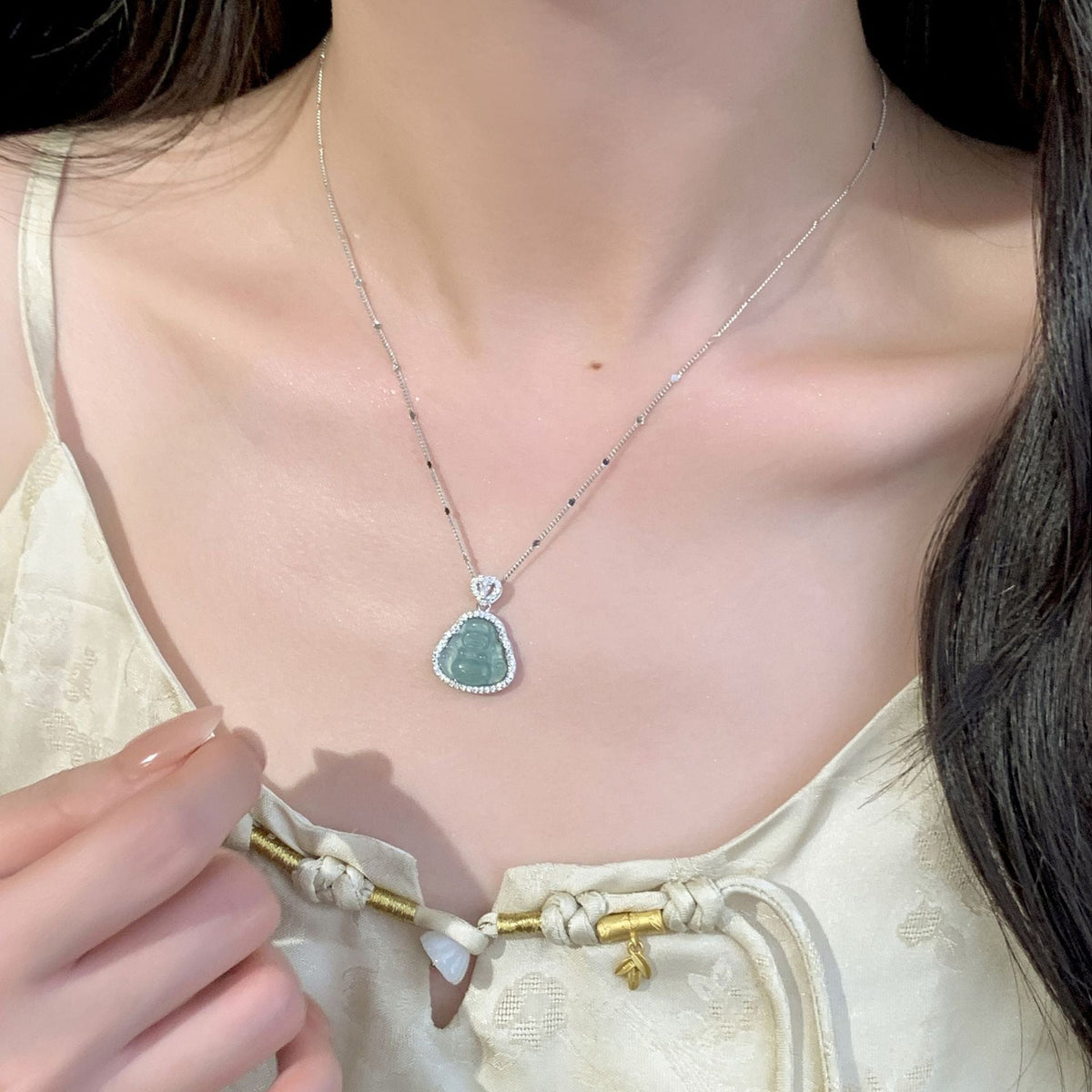 S925 pure silver jadeite Buddha pendant necklace- silvery