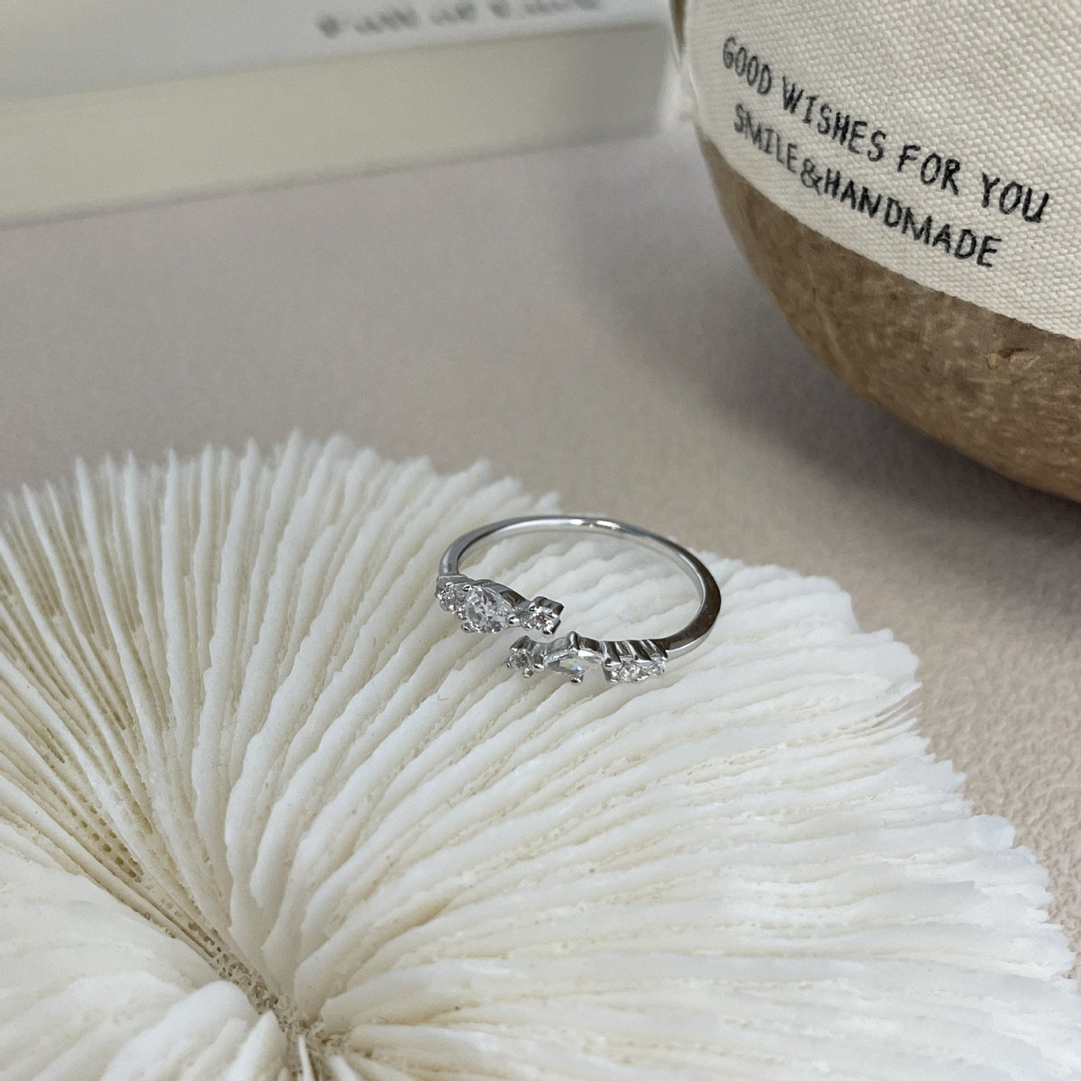 999 sterling silver shiny zirconia open ring - silvery