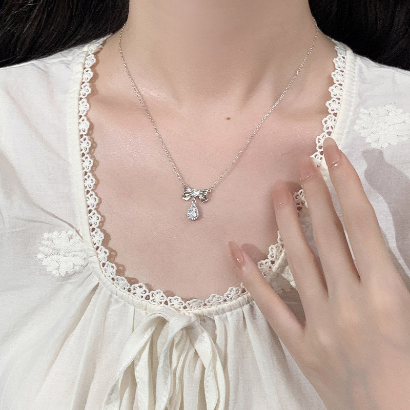 S925 sterling silver droplet shaped pendant necklace