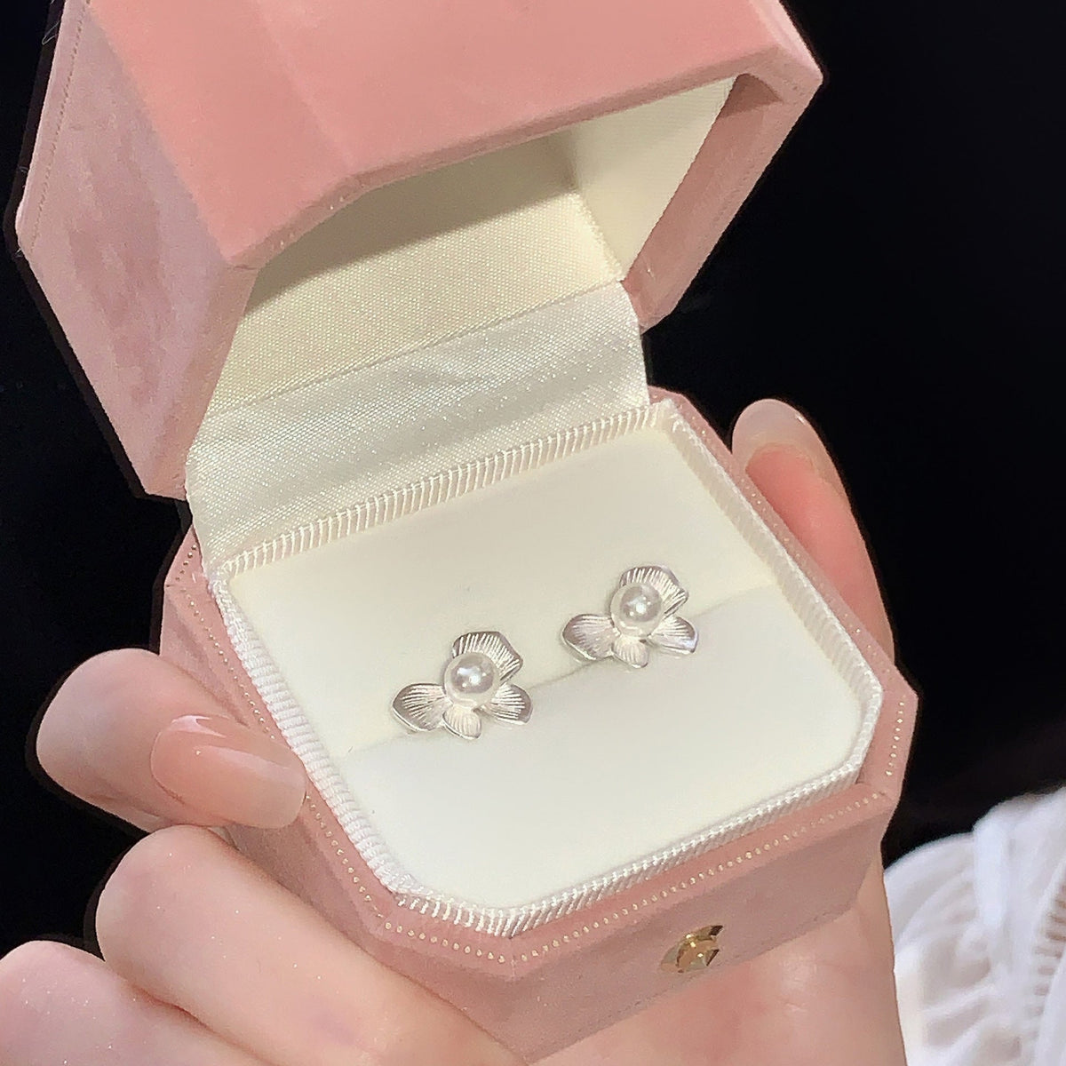 S925 pure silver imitation pearl bow earrings