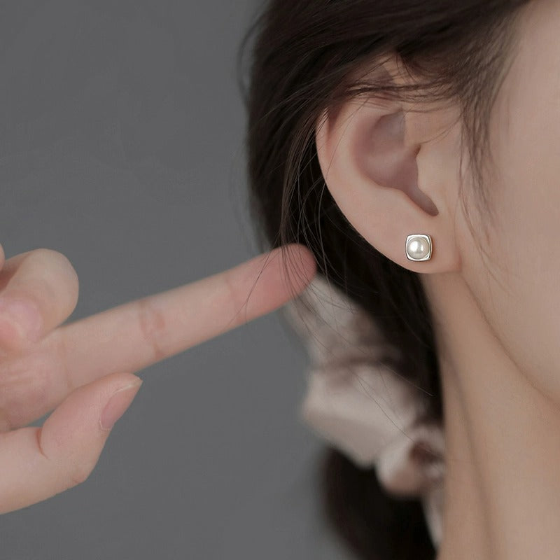 S925 sterling silver small and exquisite freshwater pearl  earrings