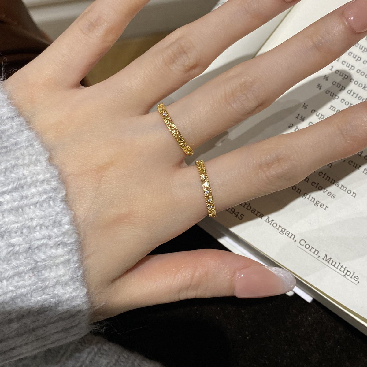 S925 Pure Silver Hollow Pattern Ring - Golden