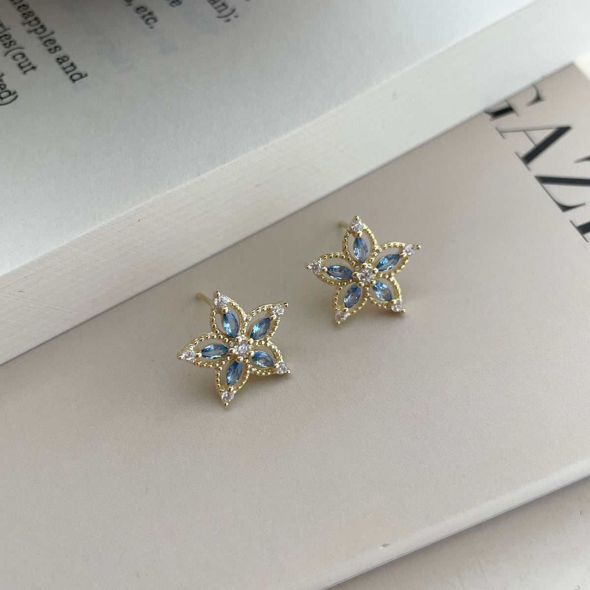 925 sterling silver flower shaped earrings - golden