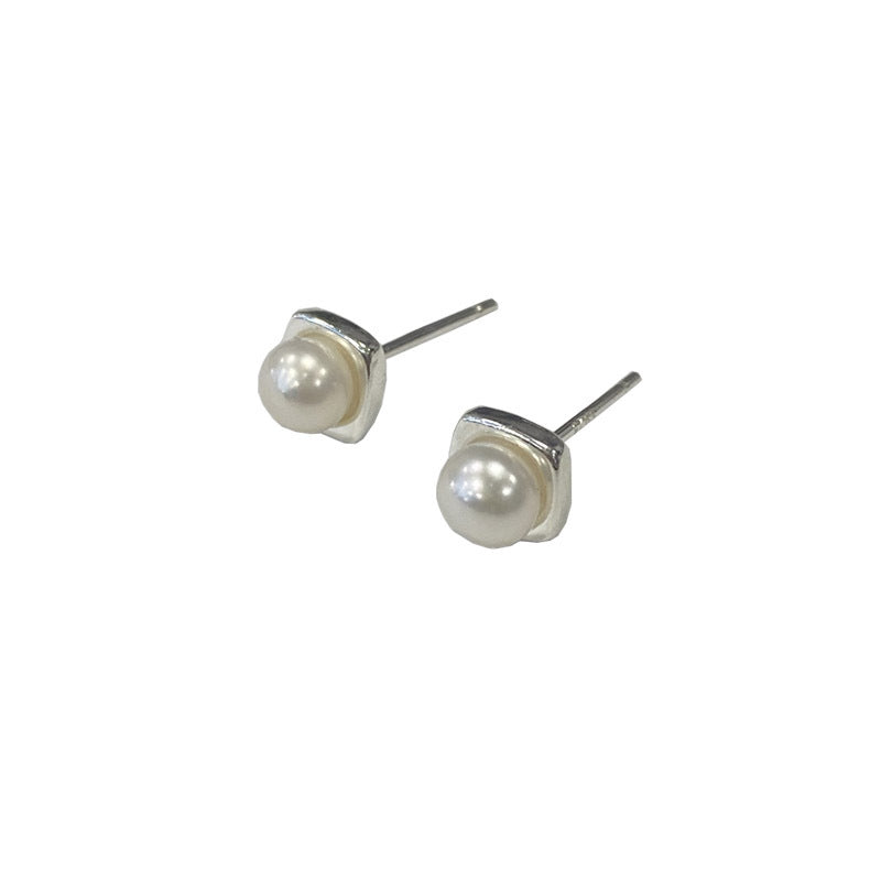 S925 sterling silver small and exquisite freshwater pearl  earrings