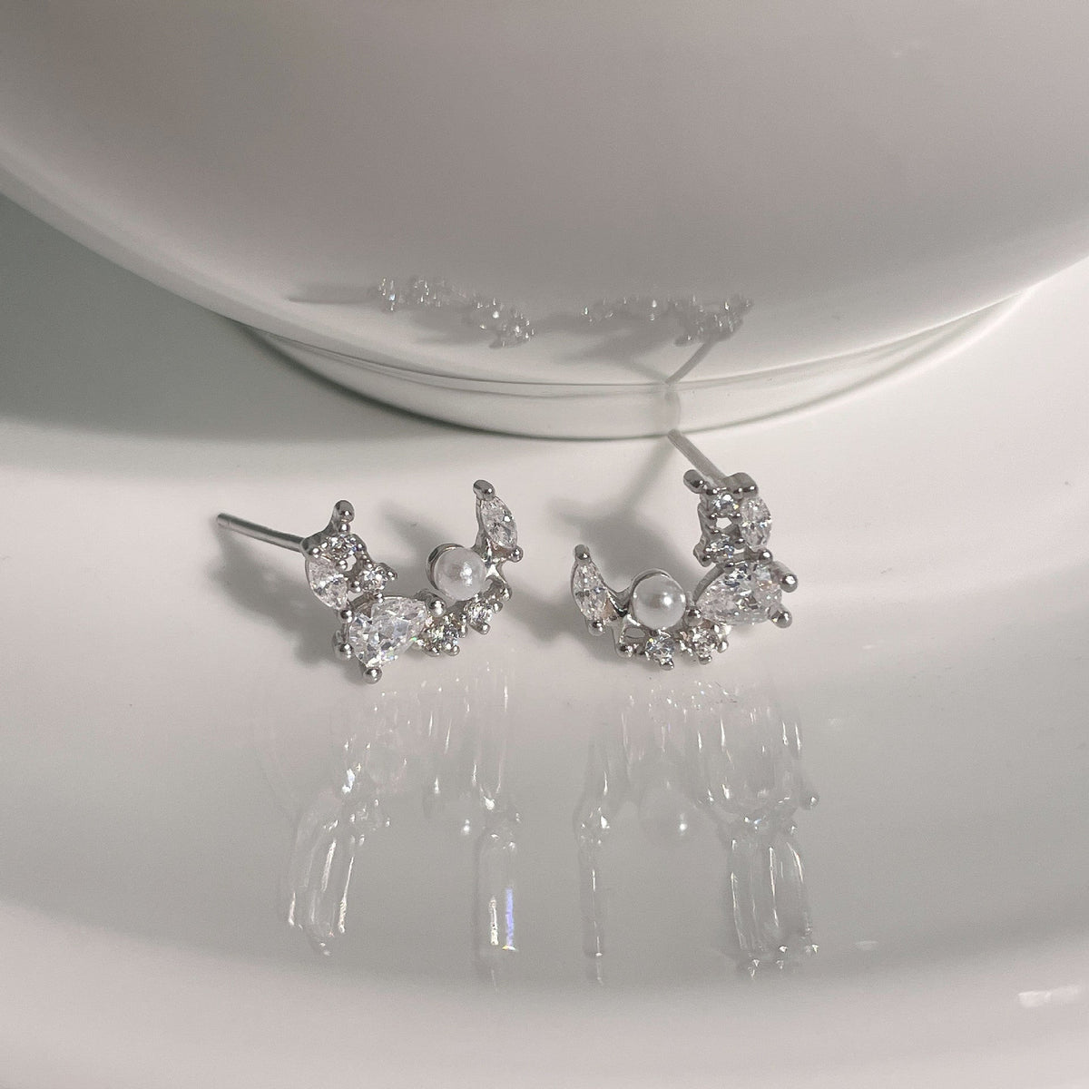 925 sterling silver inlaid sparkling zirconium earrings - silvery