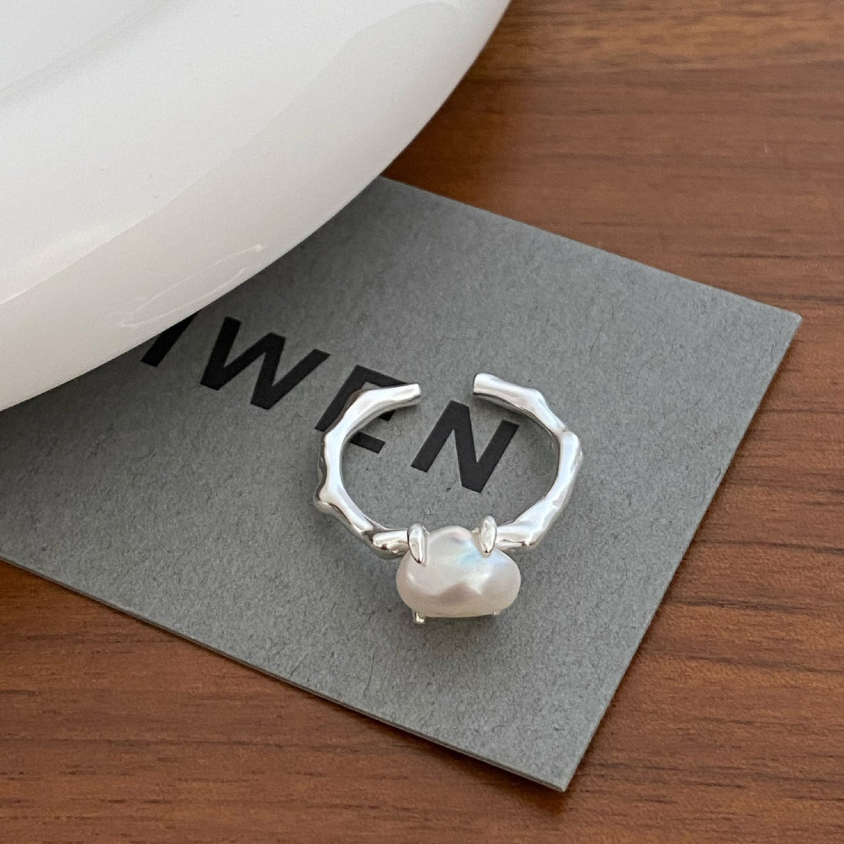 925 sterling silver Baroque pearl ring - silvery