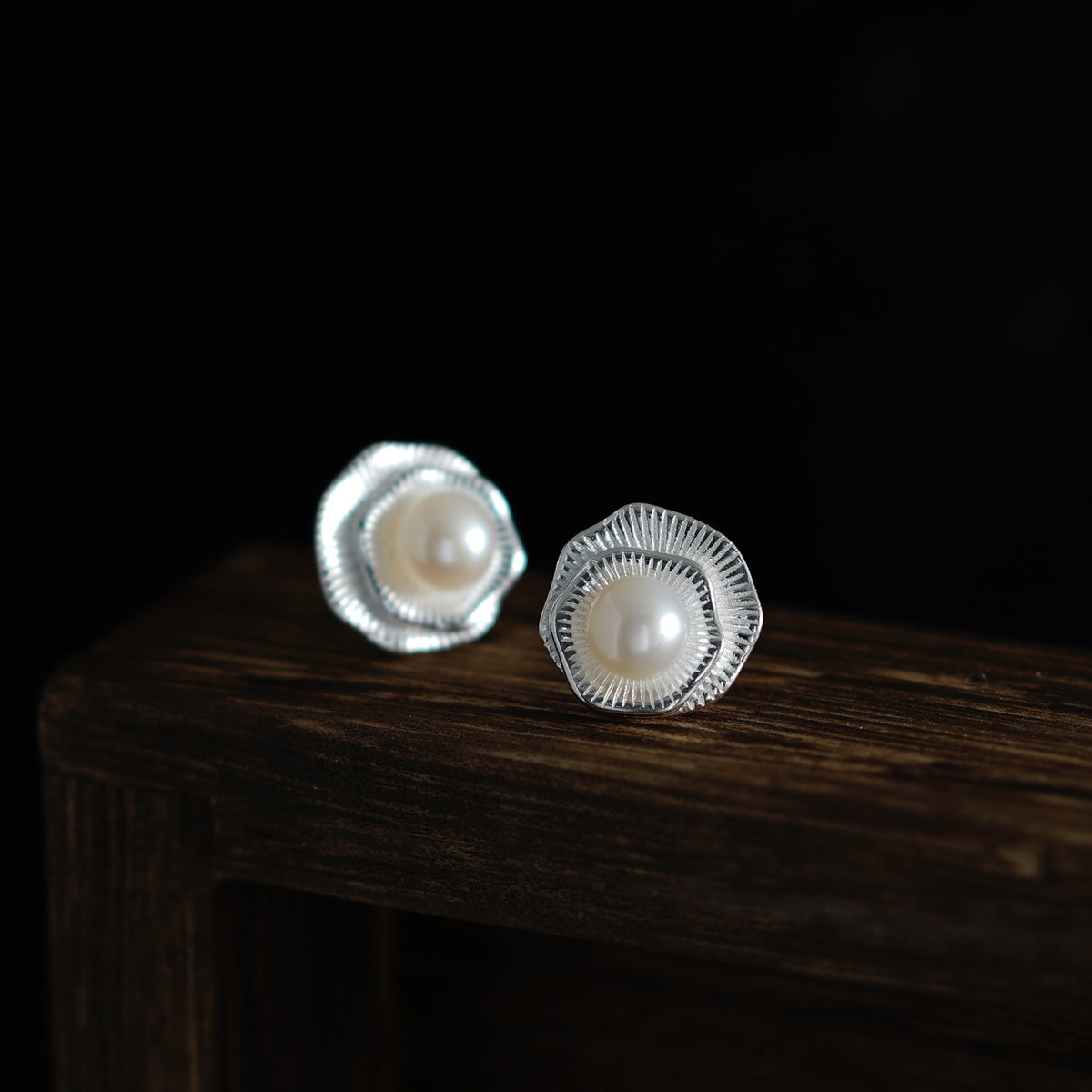 S925 sterling silver freshwater pearl earrings - silvery