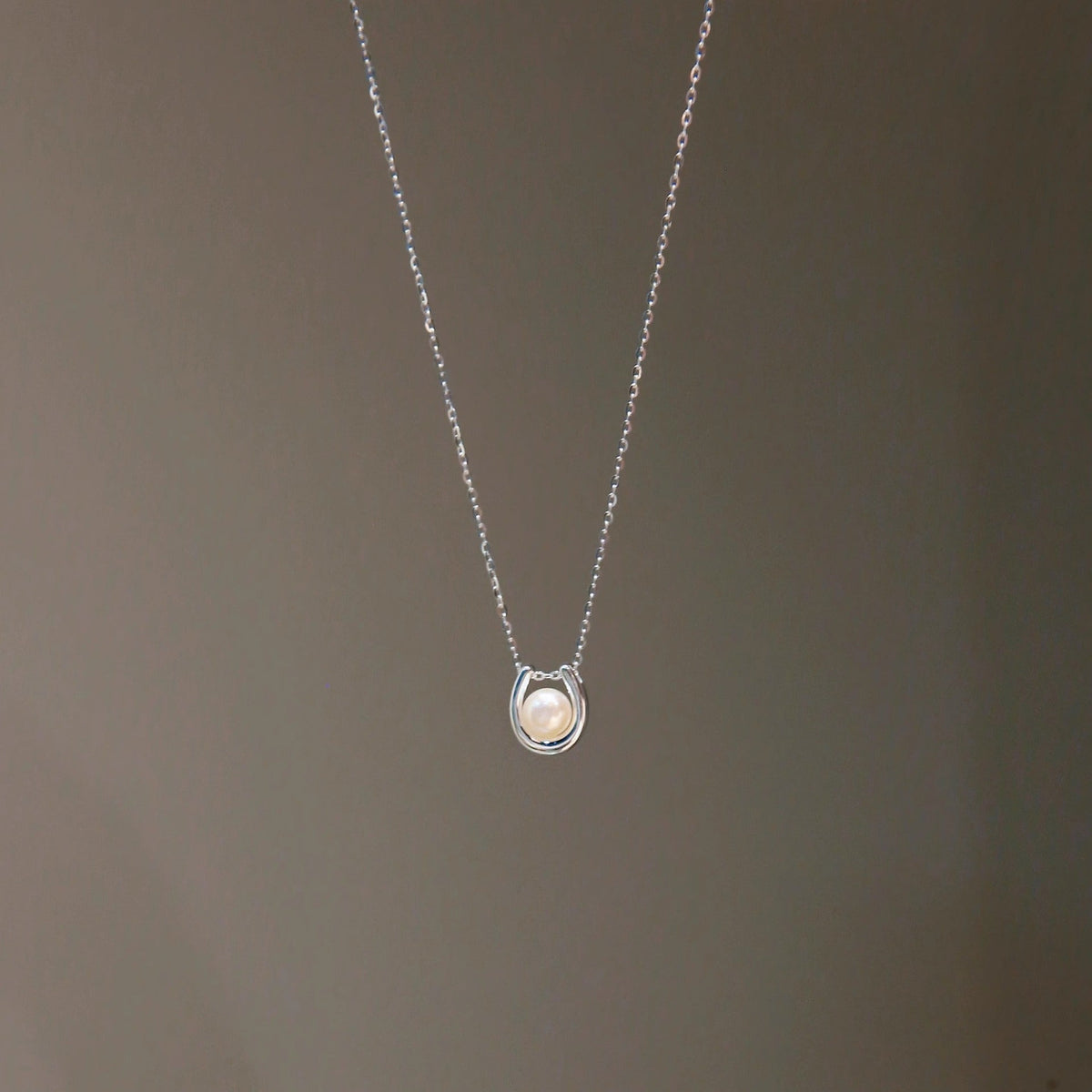 S925 Pure Silver Freshwater Pearl Pendant Necklace - Silvery