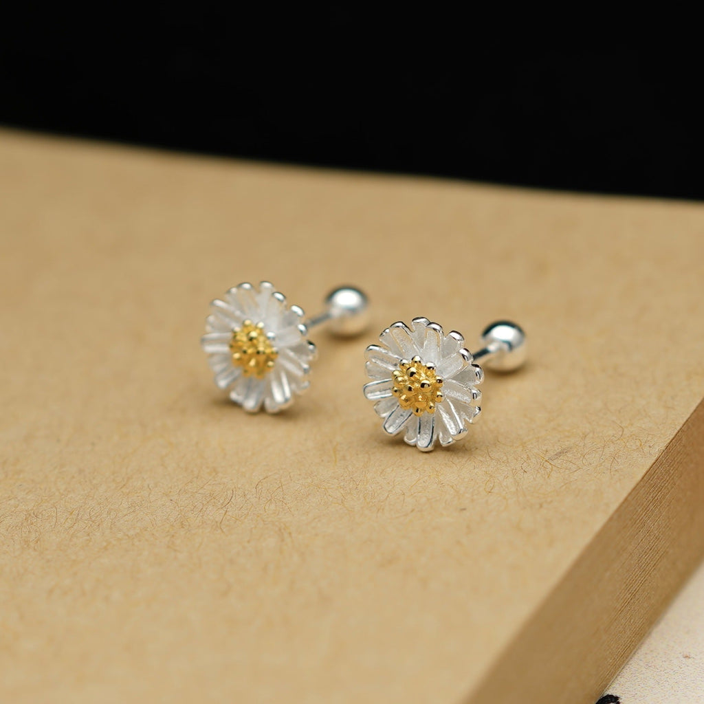 S925 sterling silver daisy earrings - silvery
