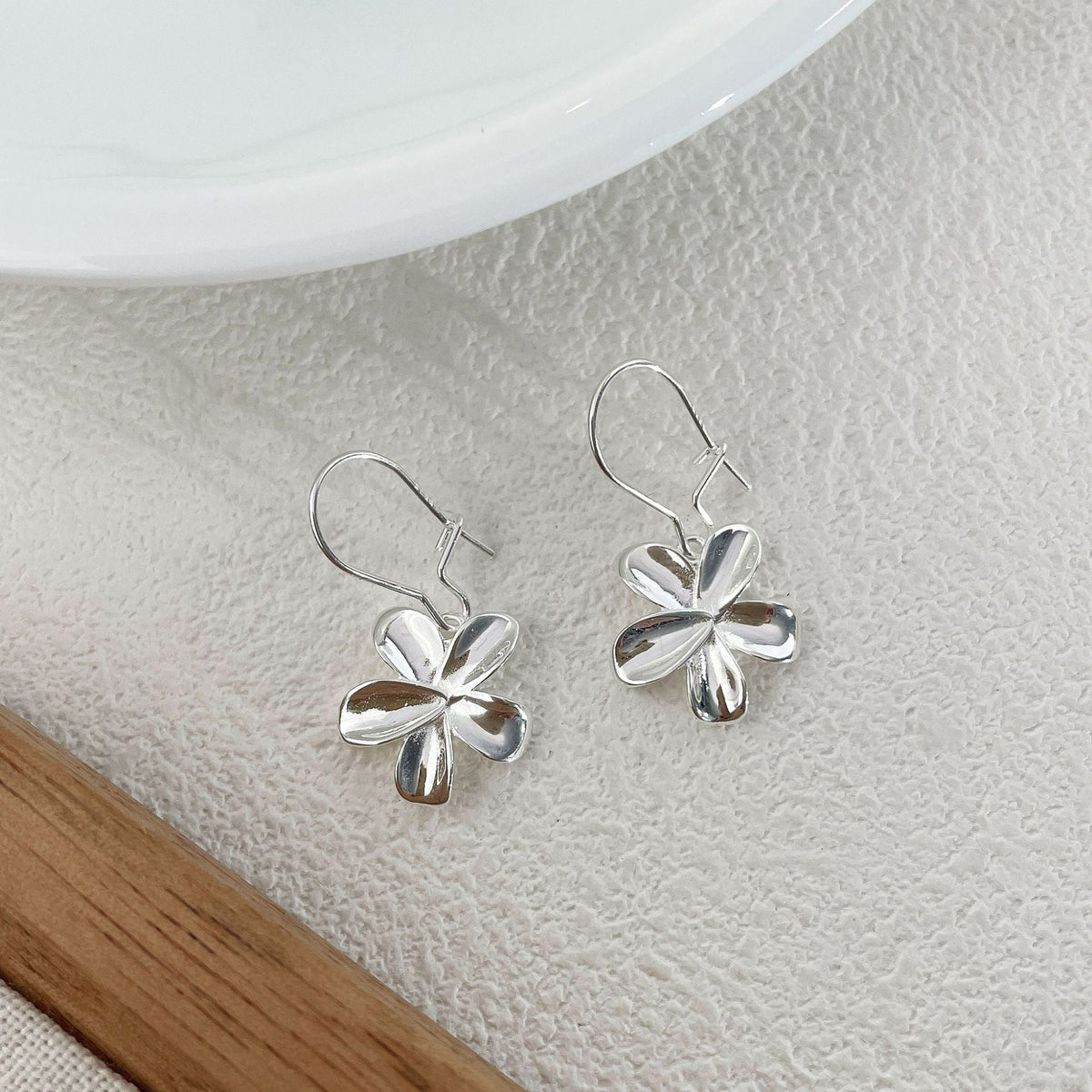 S925 Silver Petal Pendant Earrings - Silvery
