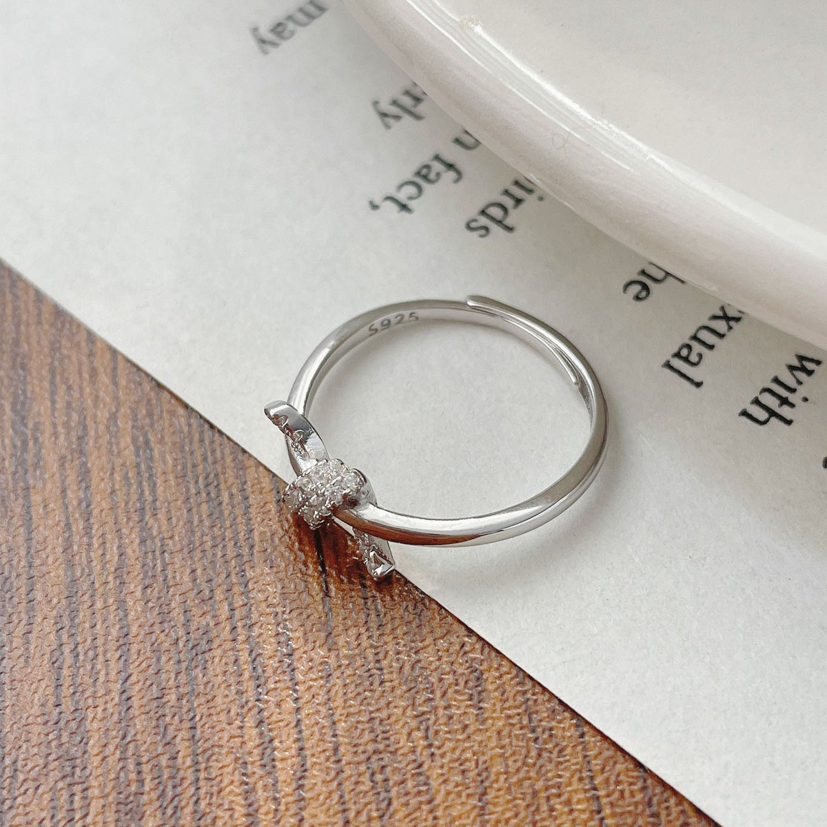 925 sterling silver knot shaped ring