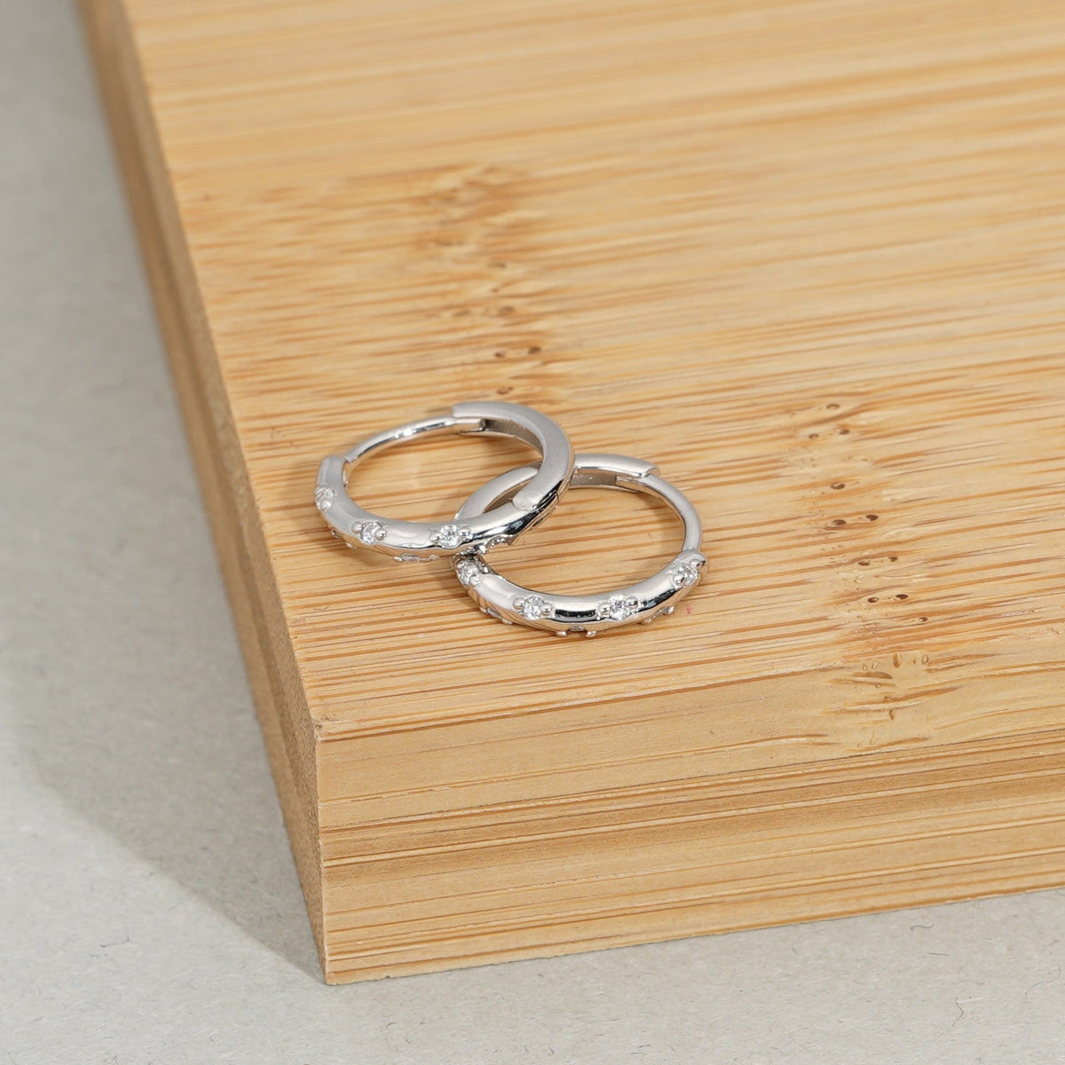 S925 sterling silver earrings with white zirconium rings