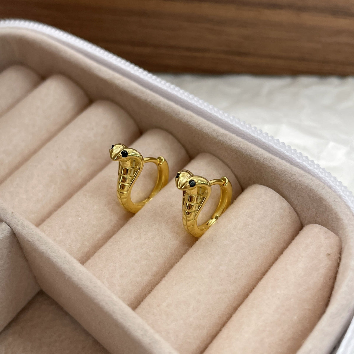 S925 sterling silver snake shaped earrings