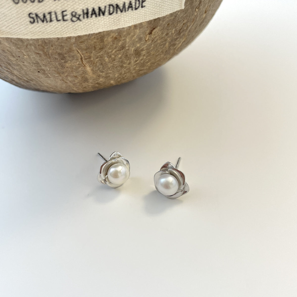 925 sterling silver freshwater pearl earrings - silvery