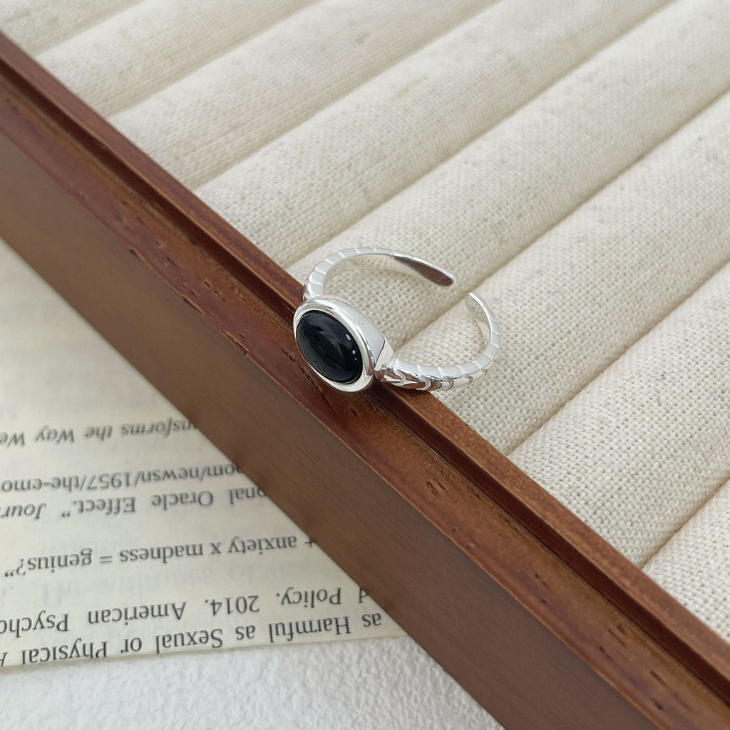 S925 pure silver oval black agate white chalcedony ring - silvery