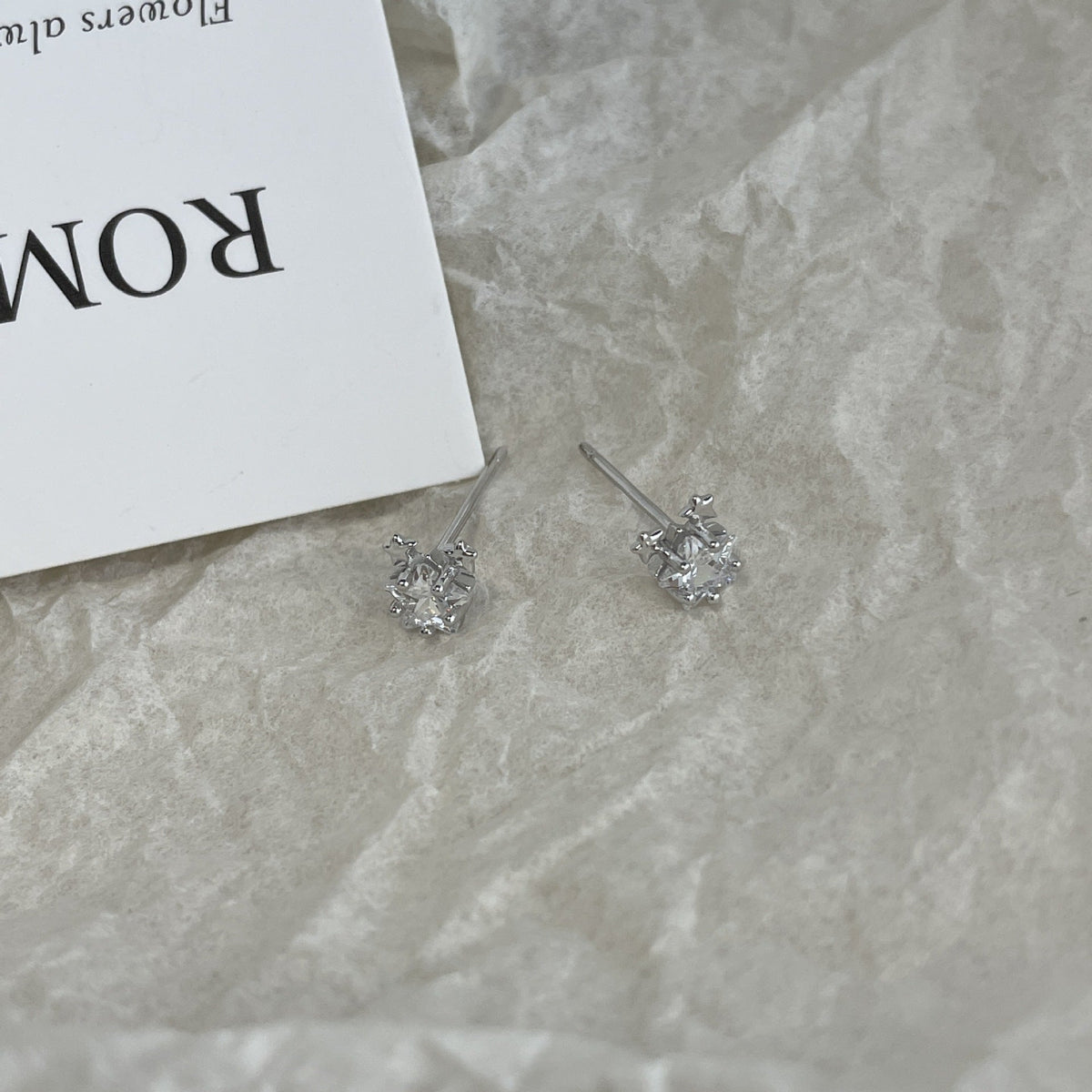S925 sterling silver compact super sparkling star earrings