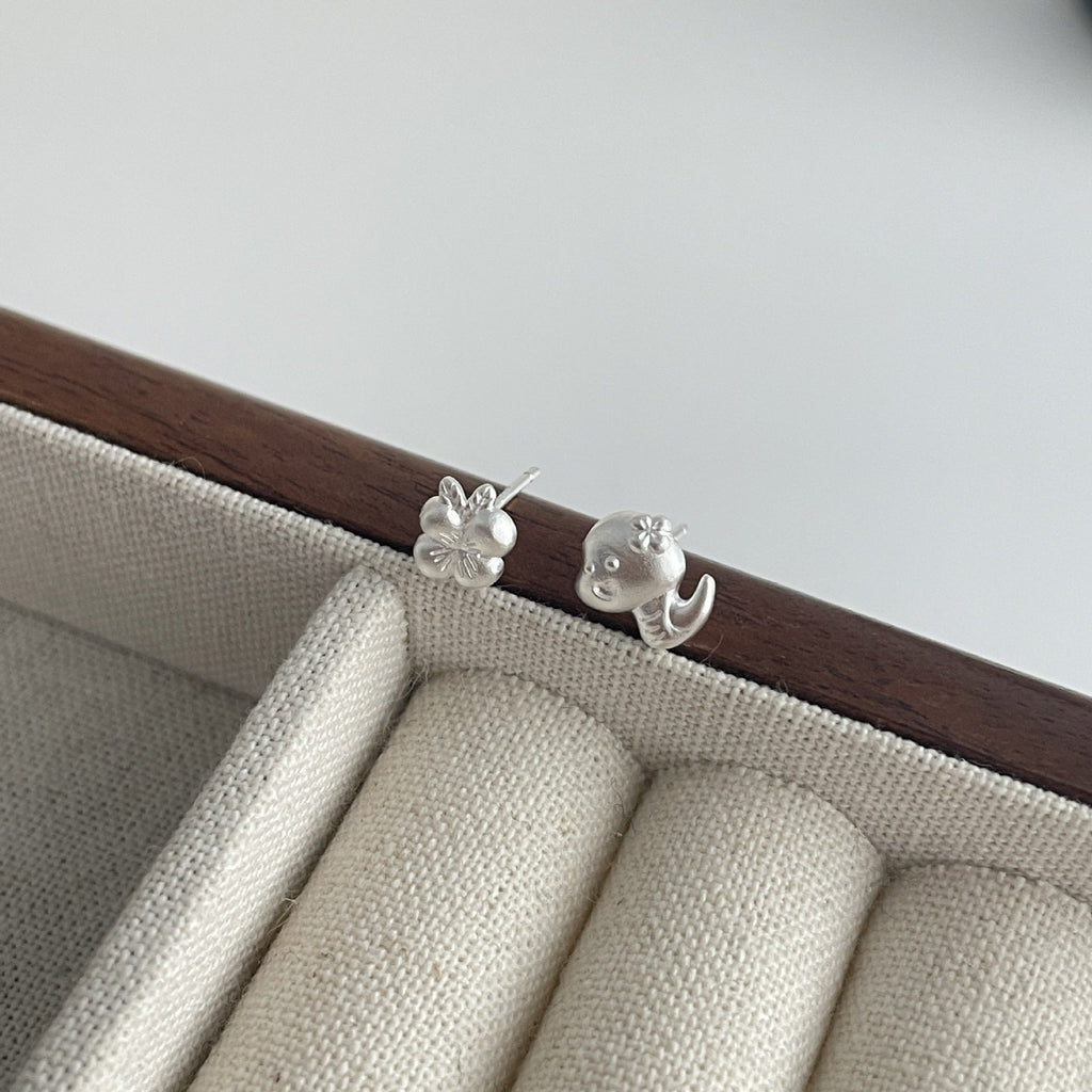 S925 sterling silver asymmetrical zodiac snake earrings