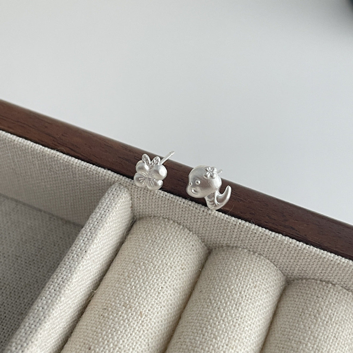 S925 sterling silver asymmetrical zodiac snake earrings