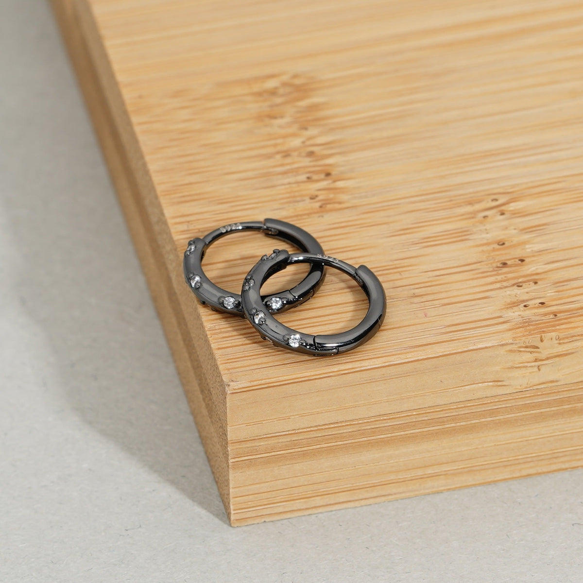 S925 sterling silver earrings with white zirconium rings