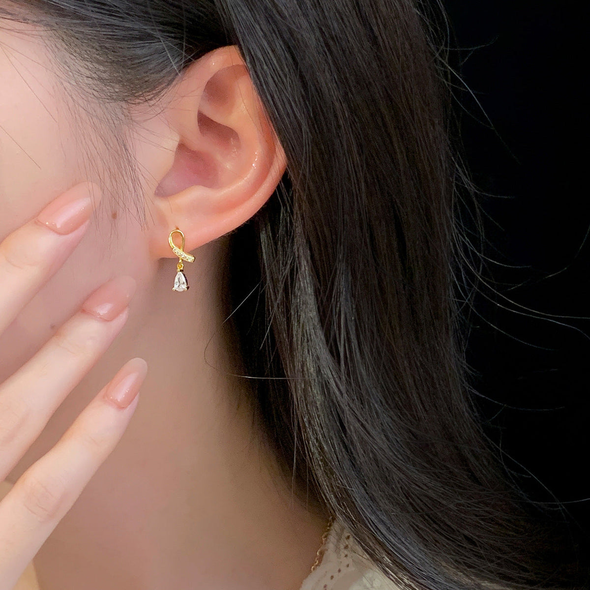 925 sterling silver water droplet shaped zircon earrings